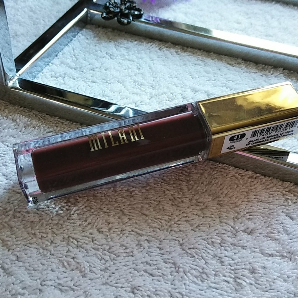 ***FREE w/$15 & UP PURCHASE***Milani Lip Gloss NWT